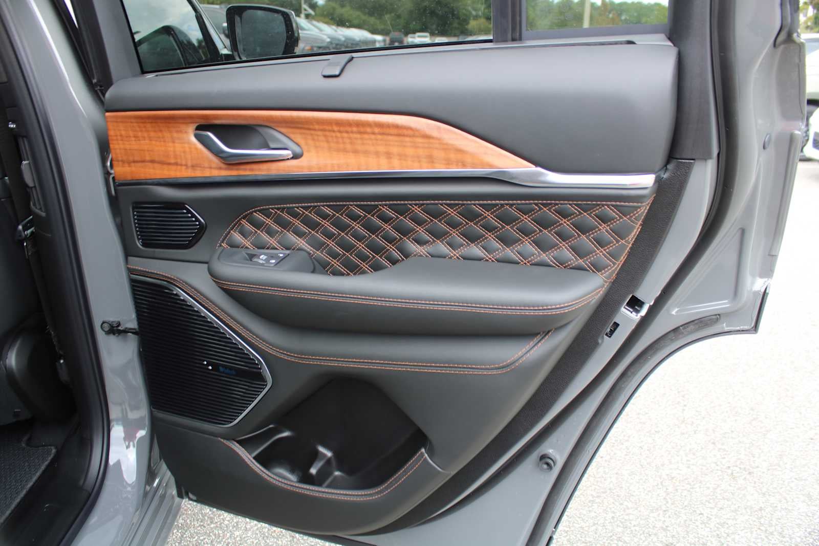 2027 Jeep Grand Cherokee Summit