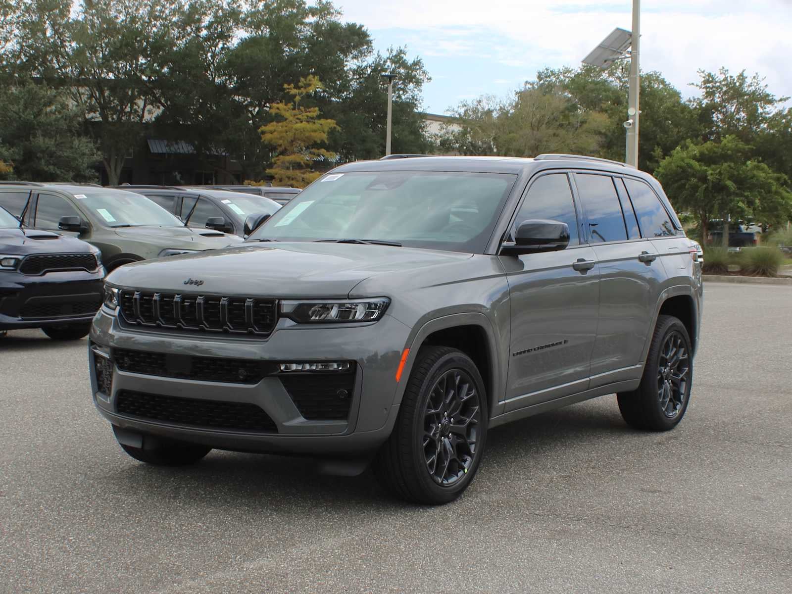 2027 Jeep Grand Cherokee Summit