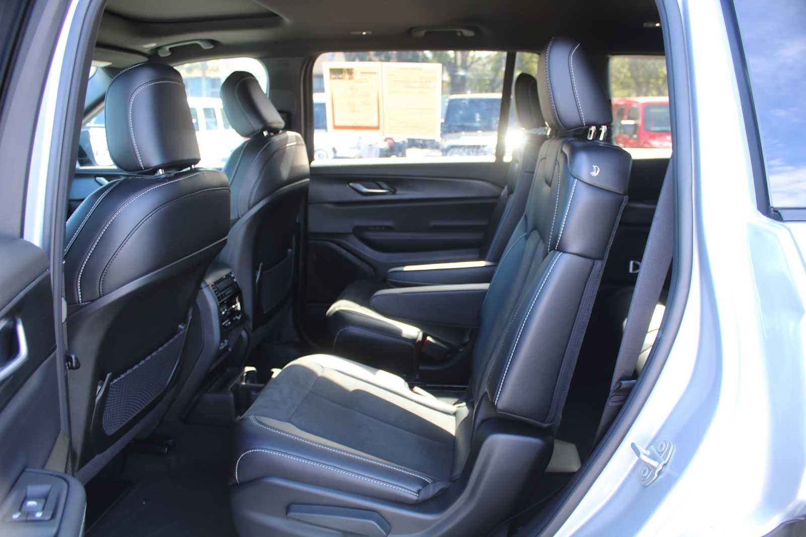 2025 Jeep Grand Cherokee L Altitude X 4x2