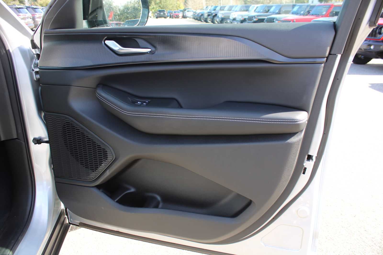 2025 Jeep Grand Cherokee L Altitude X 4x2