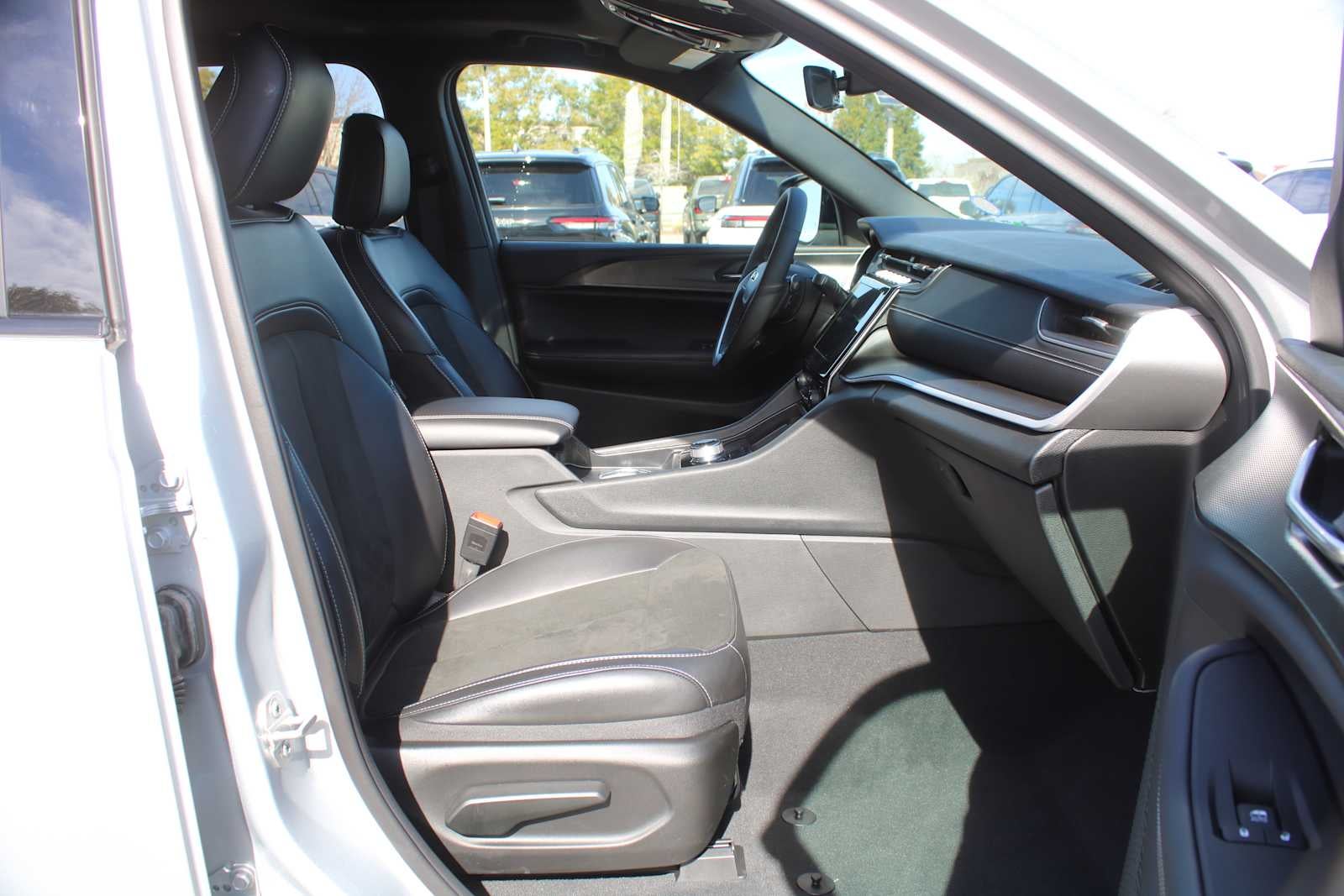 2025 Jeep Grand Cherokee L Altitude X 4x2