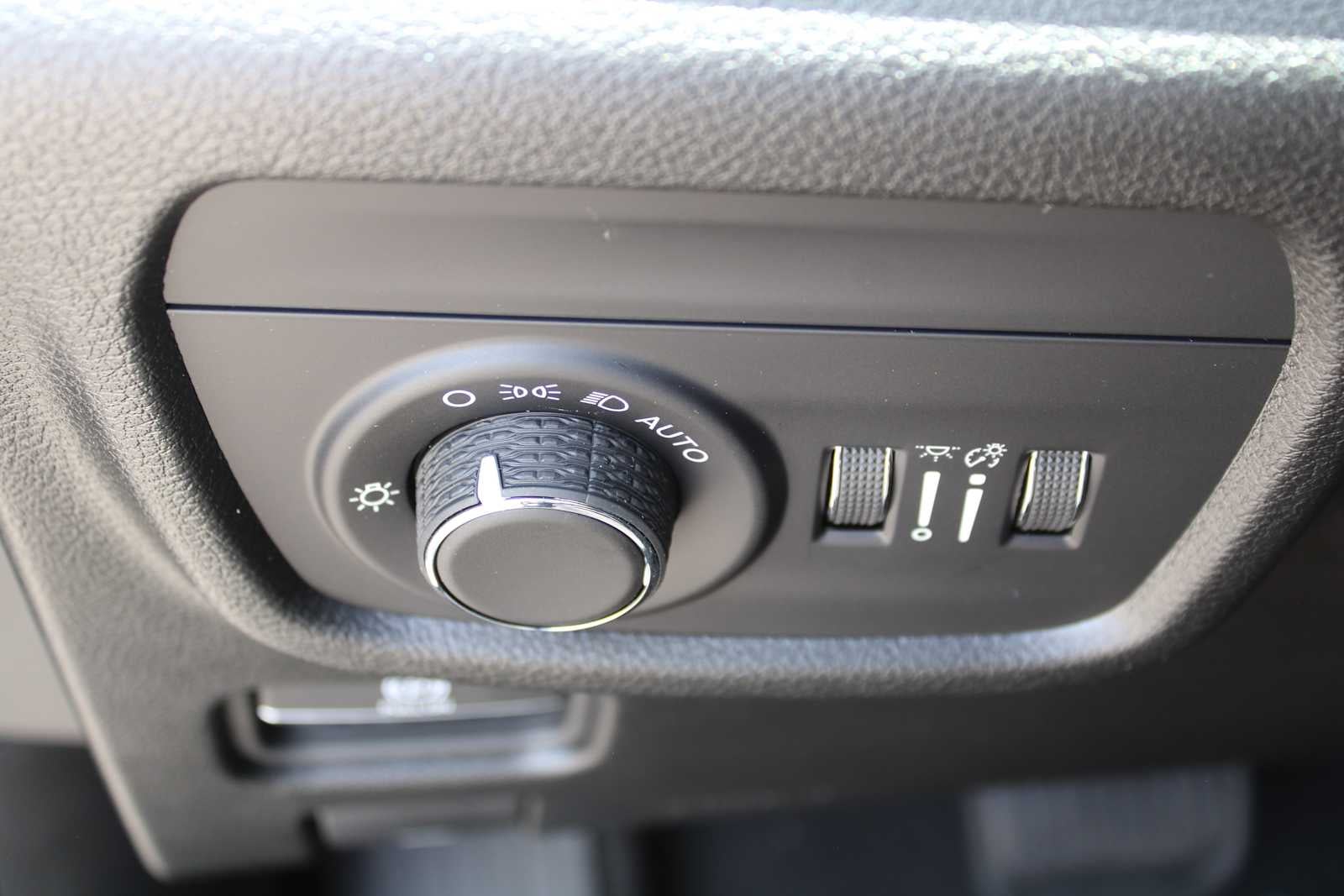 2025 Jeep Grand Cherokee GRAND CHEROKEE L LAREDO X 4X2