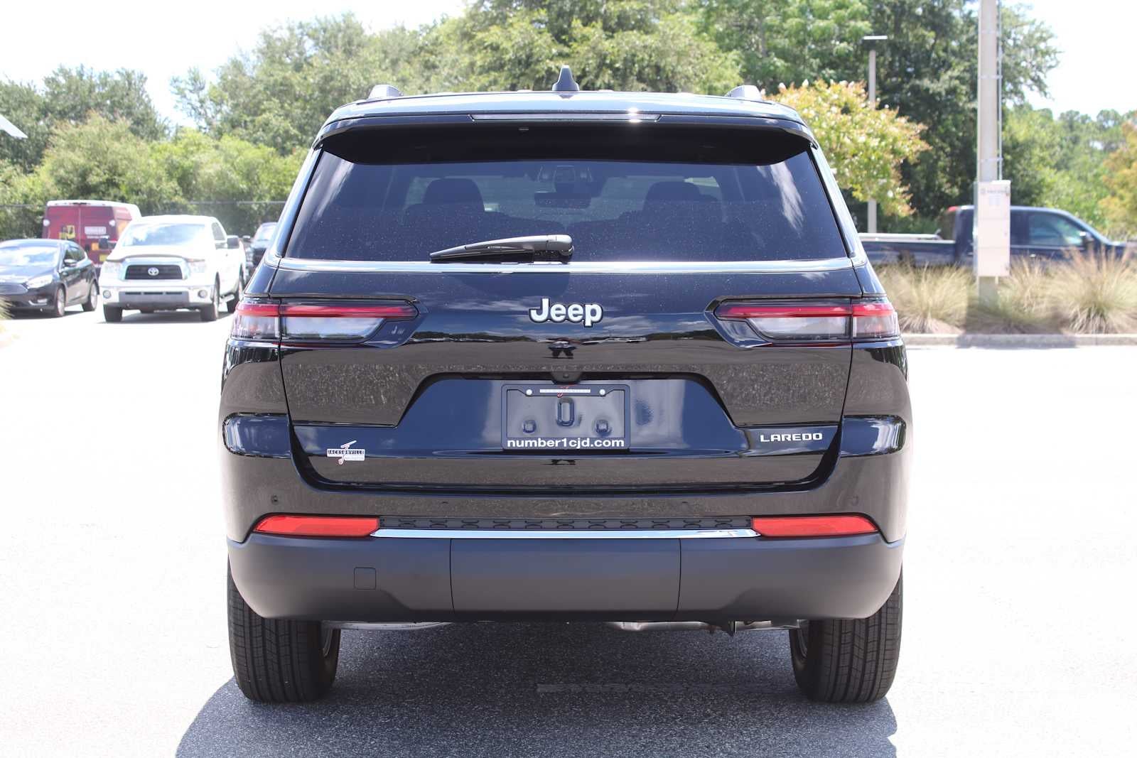 2025 Jeep Grand Cherokee GRAND CHEROKEE L LAREDO X 4X2