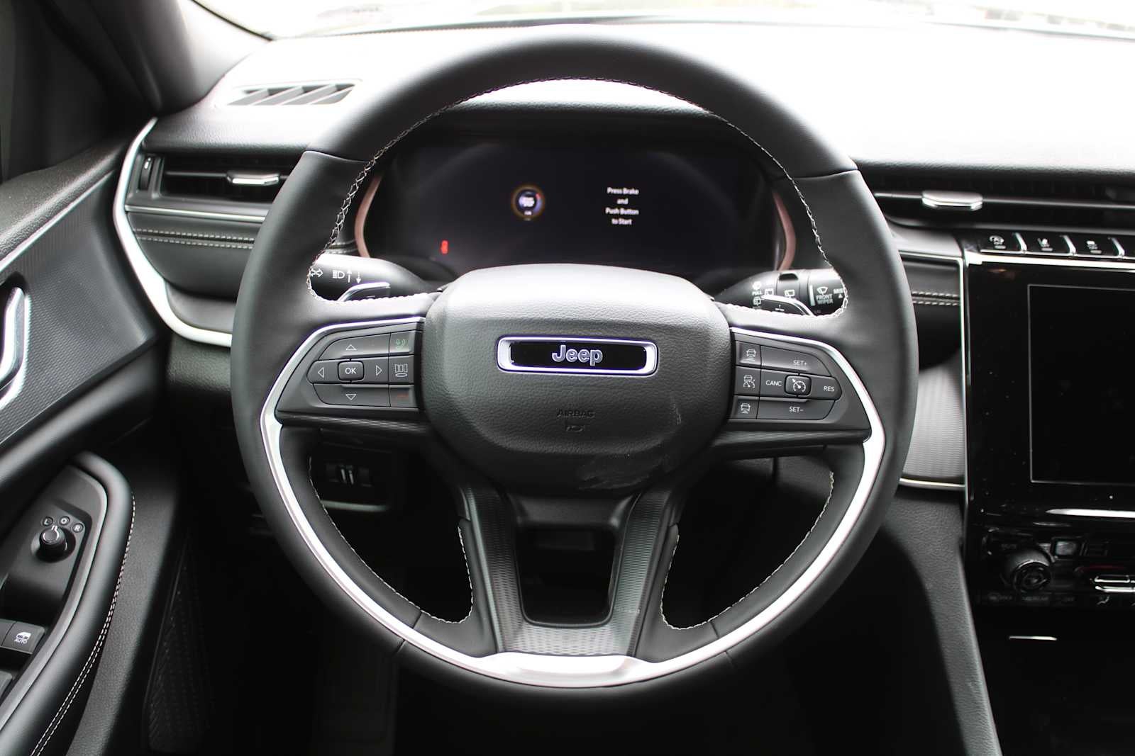 2025 Jeep Grand Cherokee GRAND CHEROKEE L ALTITUDE X 4X2