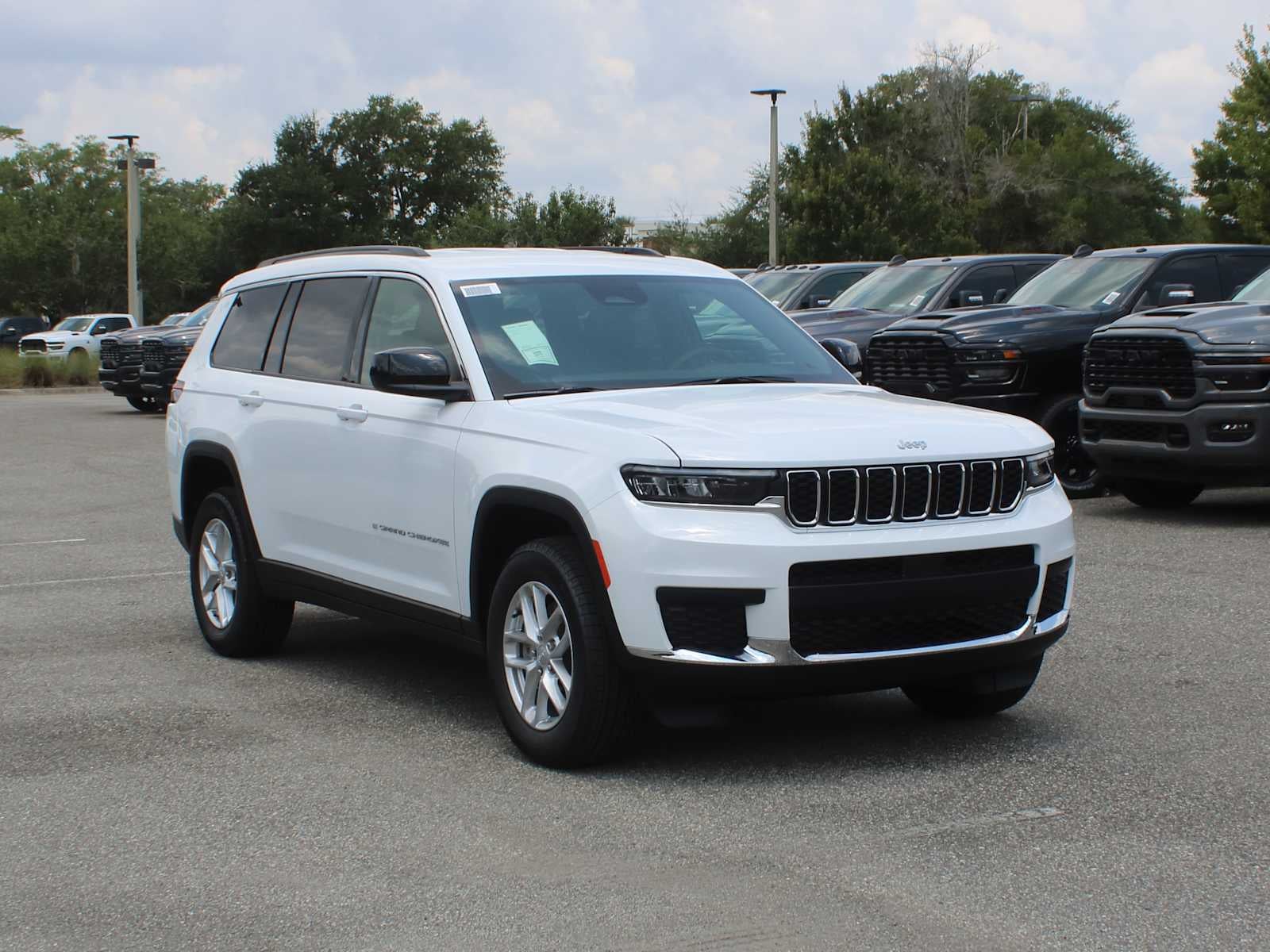 2026 Jeep Grand Cherokee L Laredo