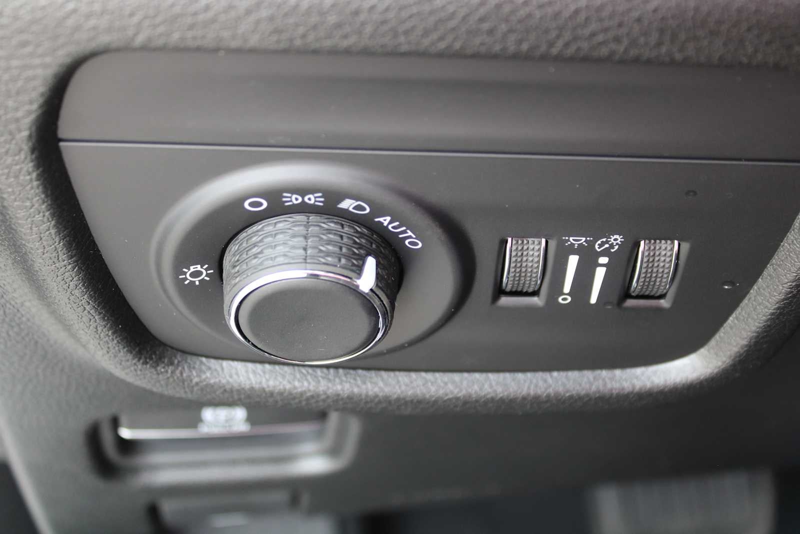 2025 Jeep Grand Cherokee GRAND CHEROKEE L ALTITUDE X 4X2