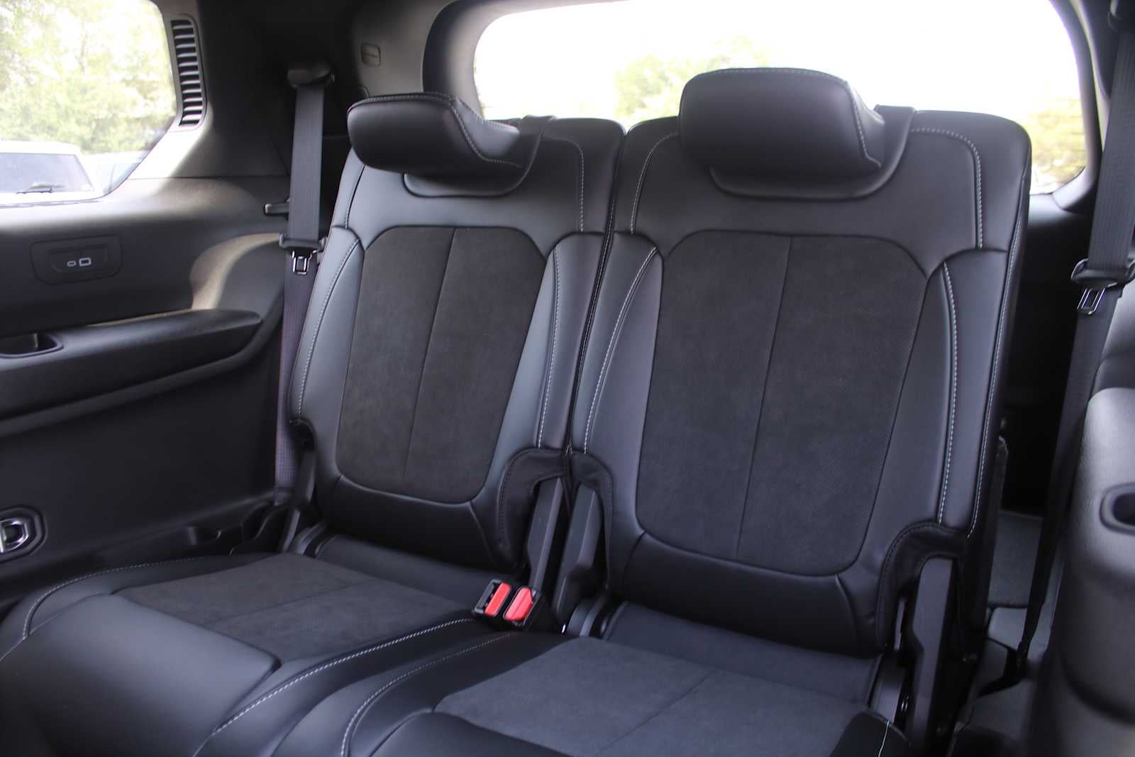 2026 Jeep Grand Cherokee L Laredo Altitude