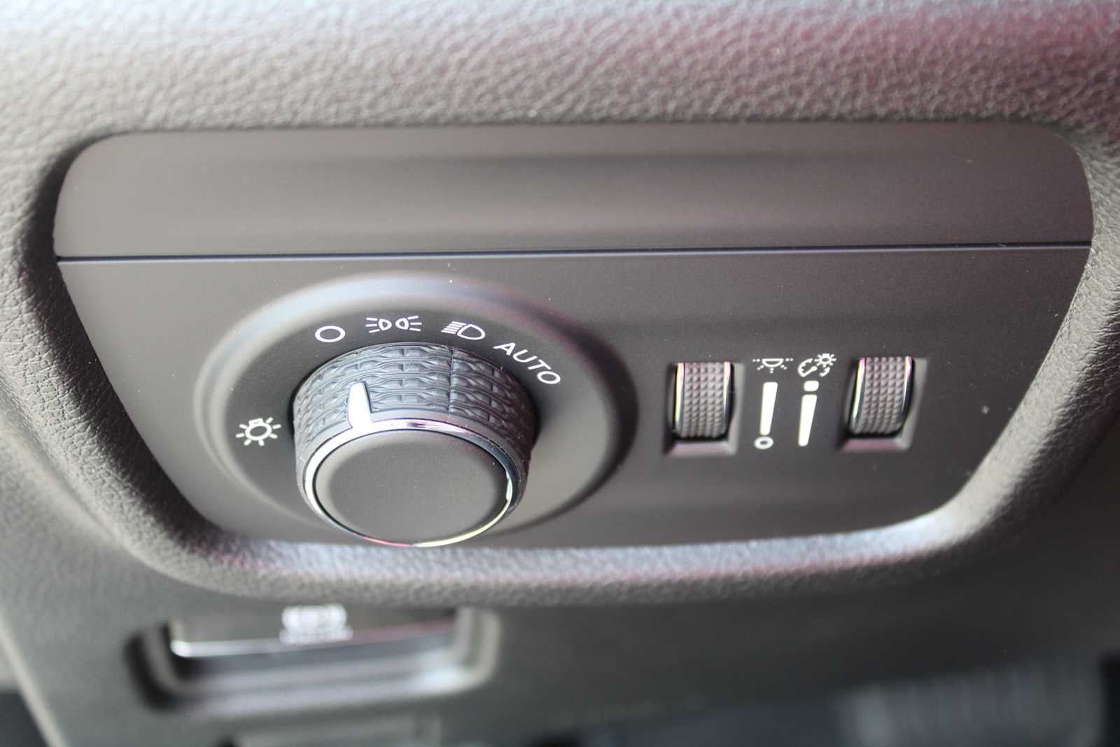 2026 Jeep Grand Cherokee L Laredo Altitude
