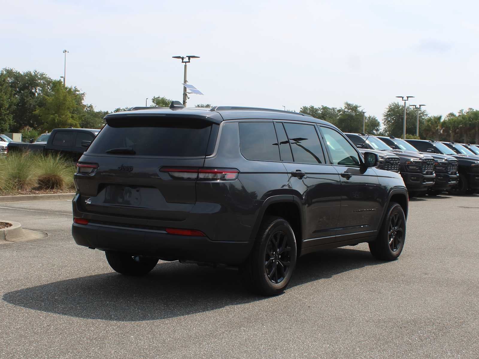 2026 Jeep Grand Cherokee L Laredo Altitude