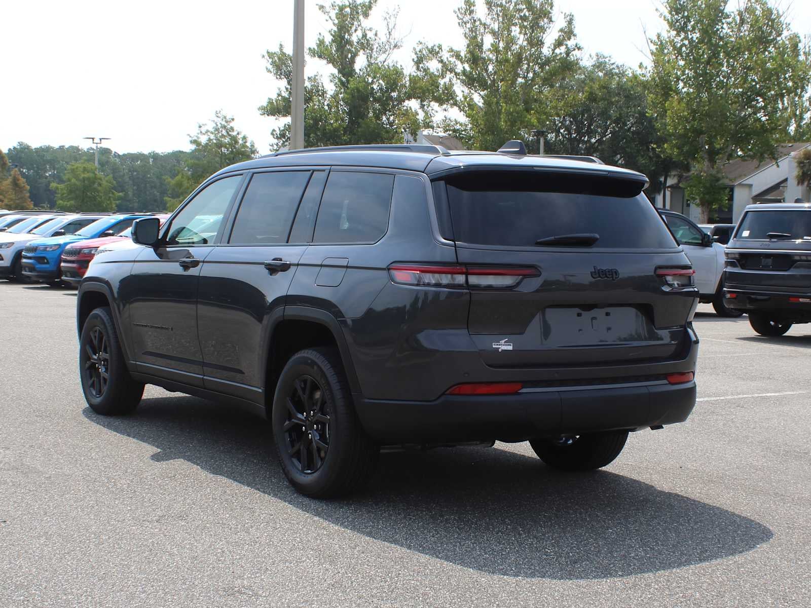 2026 Jeep Grand Cherokee L Laredo Altitude