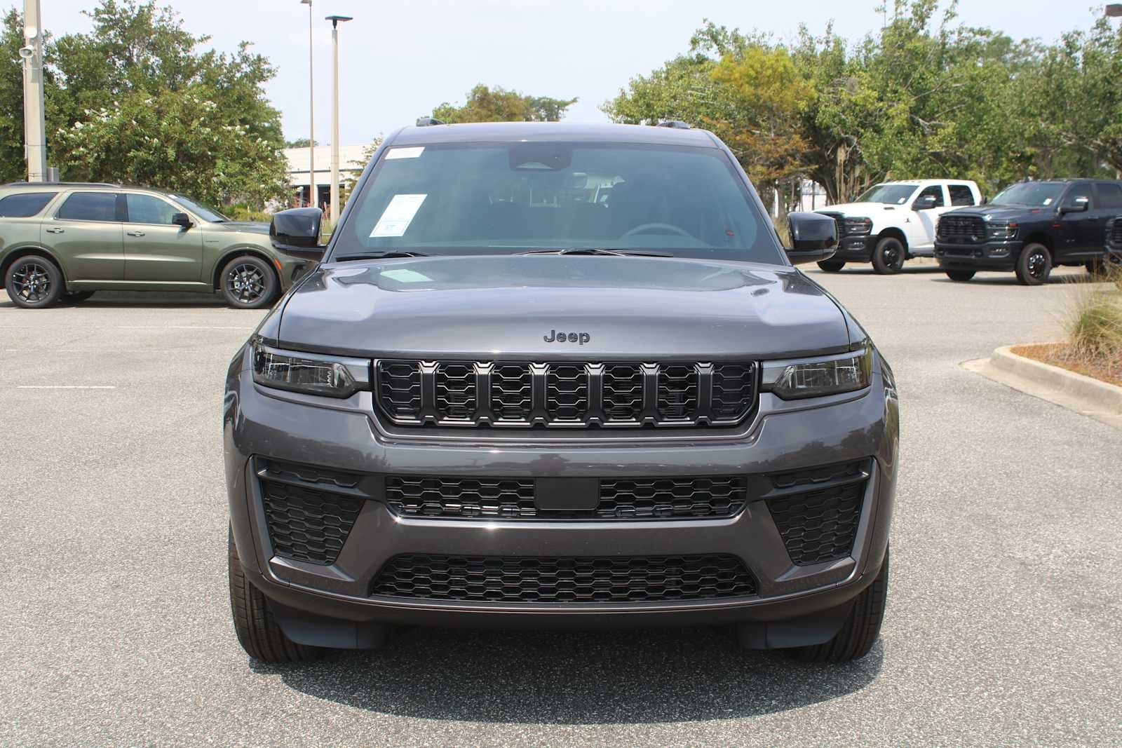 2026 Jeep Grand Cherokee L Laredo Altitude