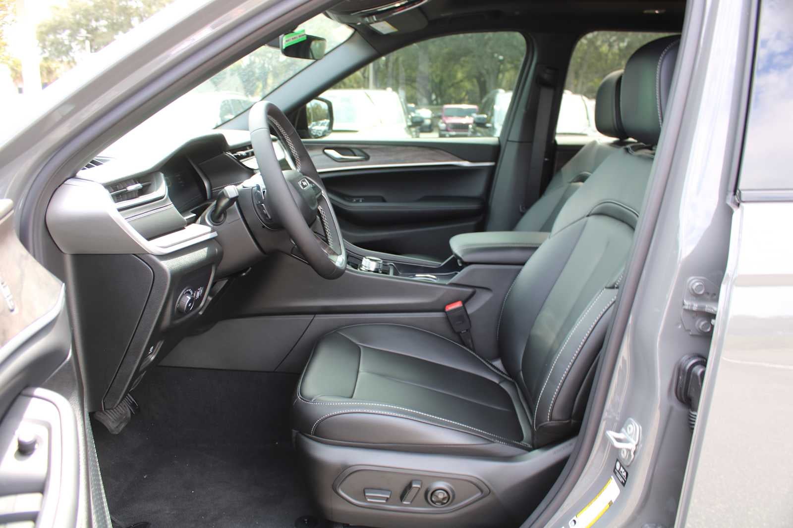 2027 Jeep Grand Cherokee L Limited