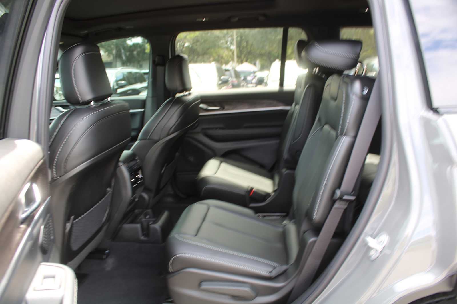 2027 Jeep Grand Cherokee L Limited