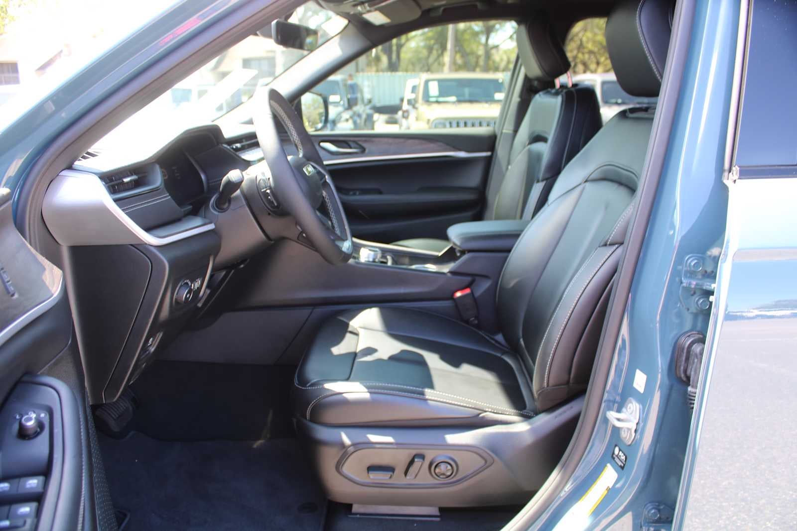 2026 Jeep Grand Cherokee GRAND CHEROKEE L LIMITED 4X2