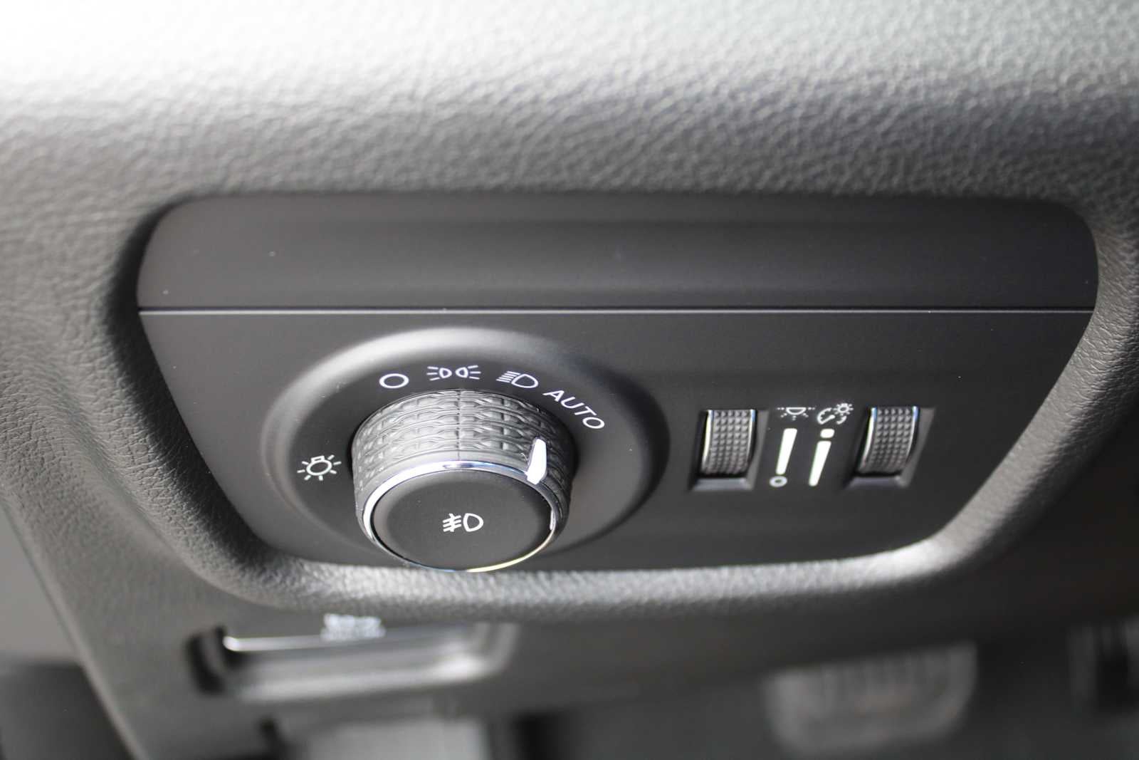 2027 Jeep Grand Cherokee L Limited