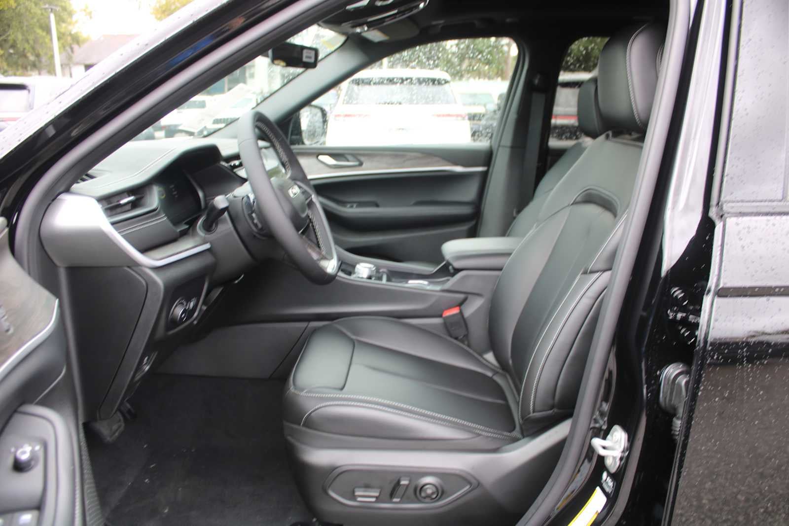 2027 Jeep Grand Cherokee L Limited