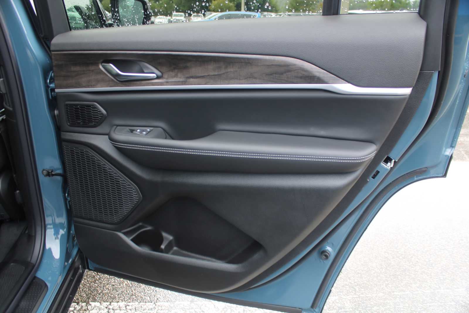 2027 Jeep Grand Cherokee L Limited