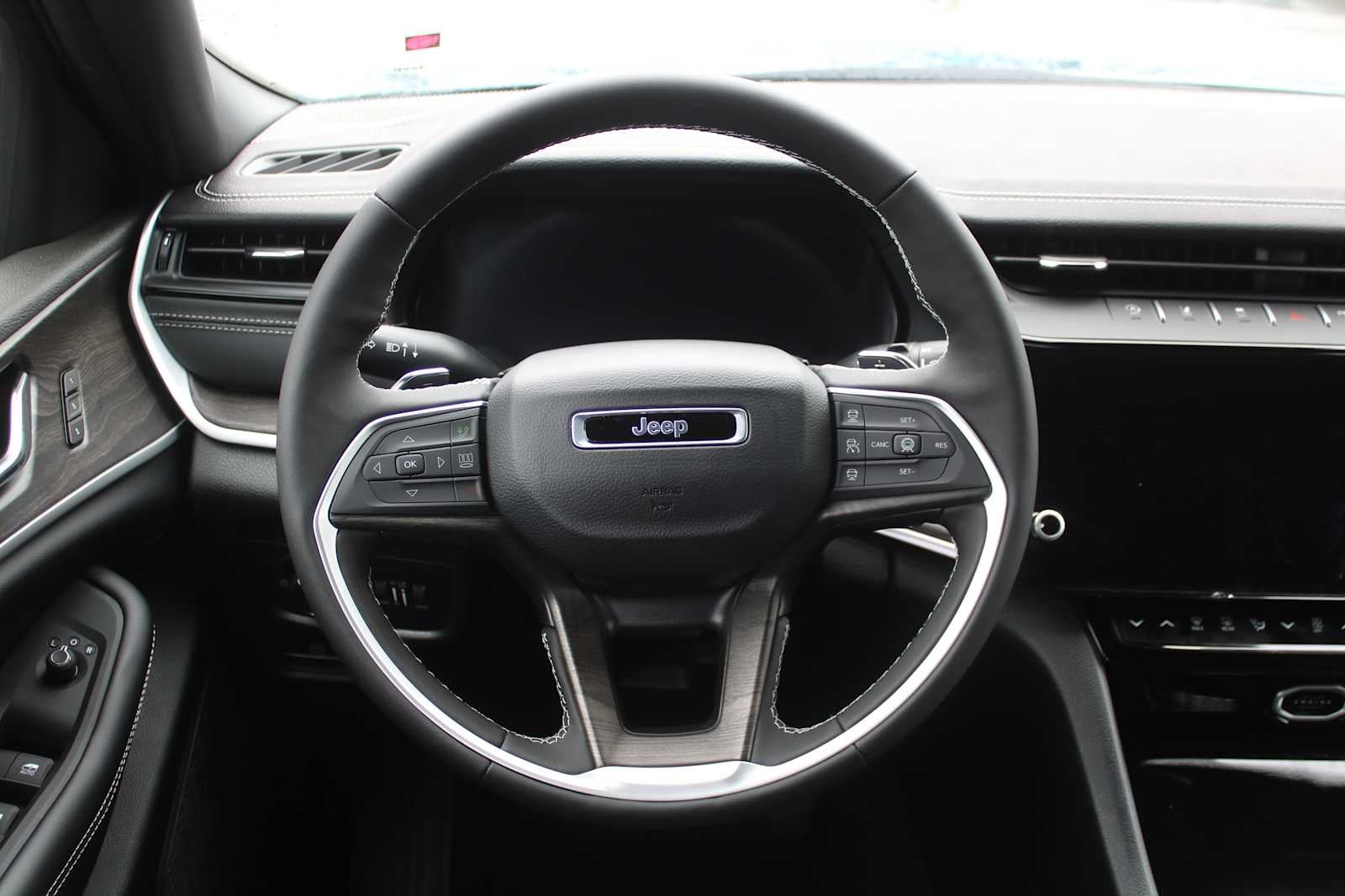 2027 Jeep Grand Cherokee L Limited