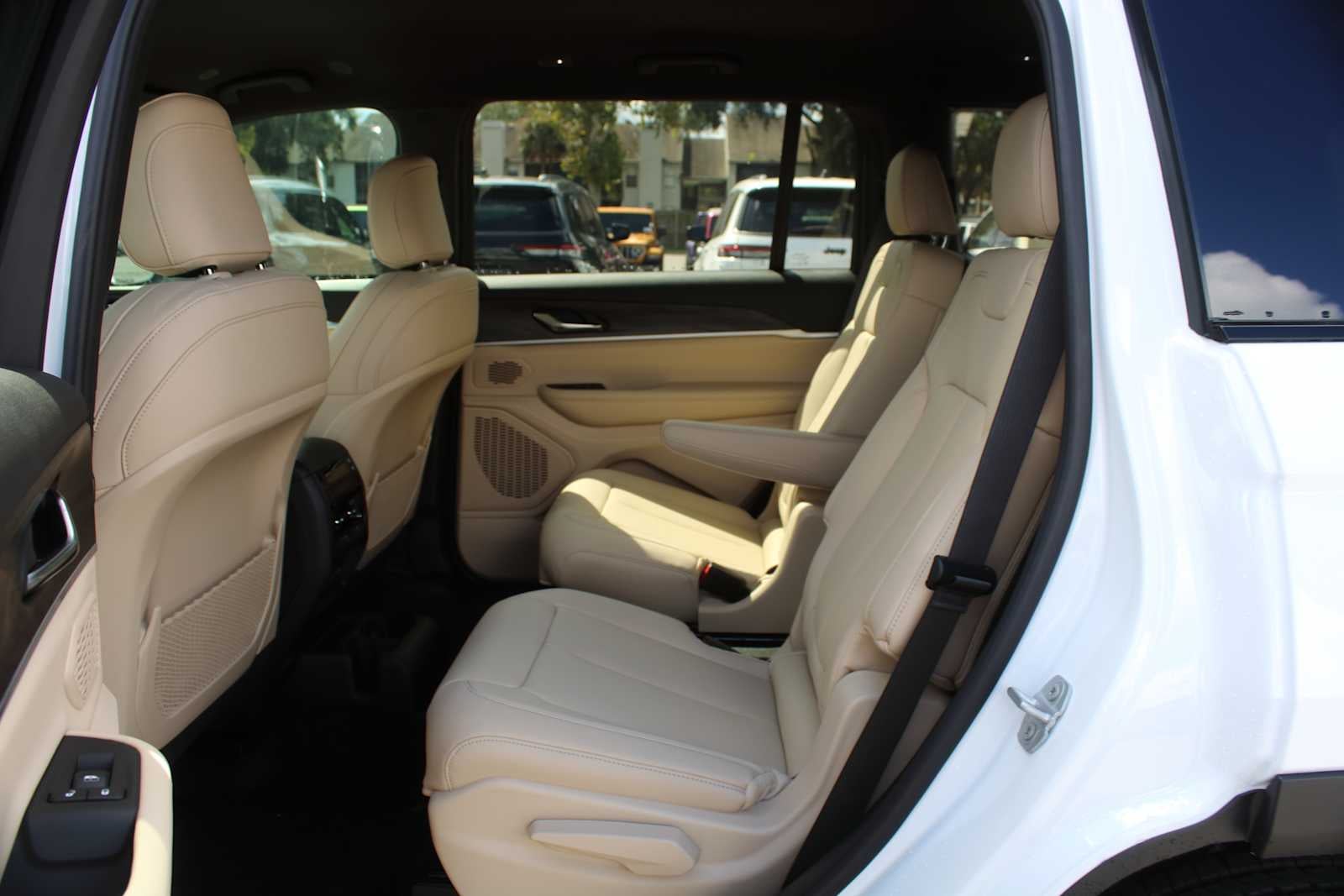 2027 Jeep Grand Cherokee L Limited
