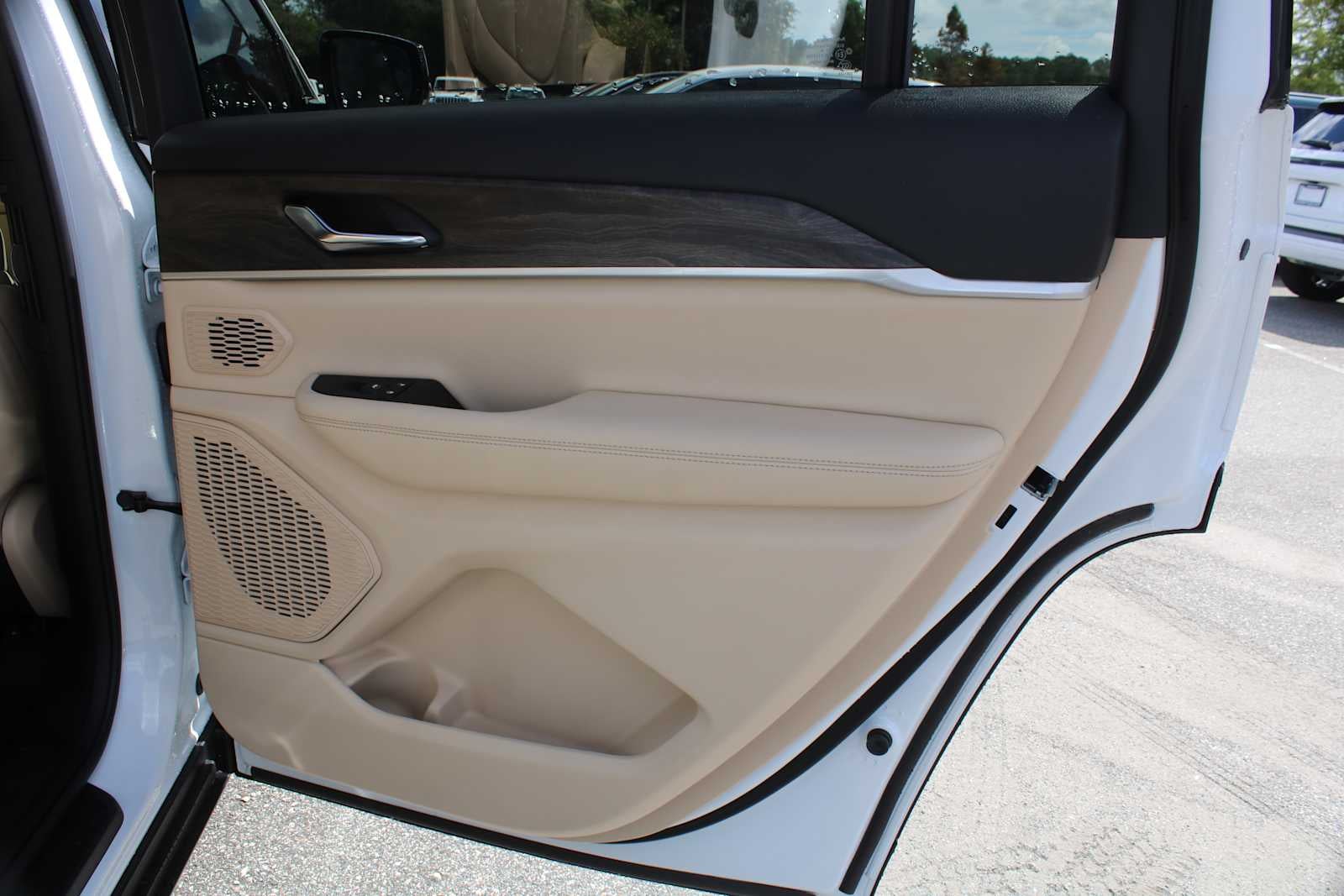 2027 Jeep Grand Cherokee L Limited