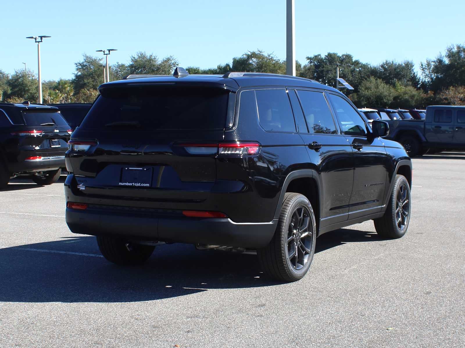 2025 Jeep Grand Cherokee GRAND CHEROKEE L LIMITED 4X4