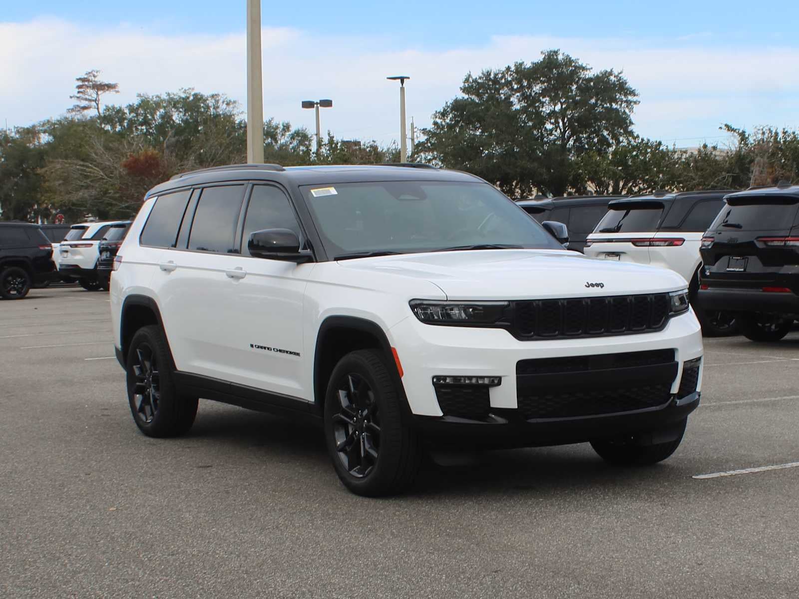 2025 Jeep Grand Cherokee GRAND CHEROKEE L LIMITED 4X4