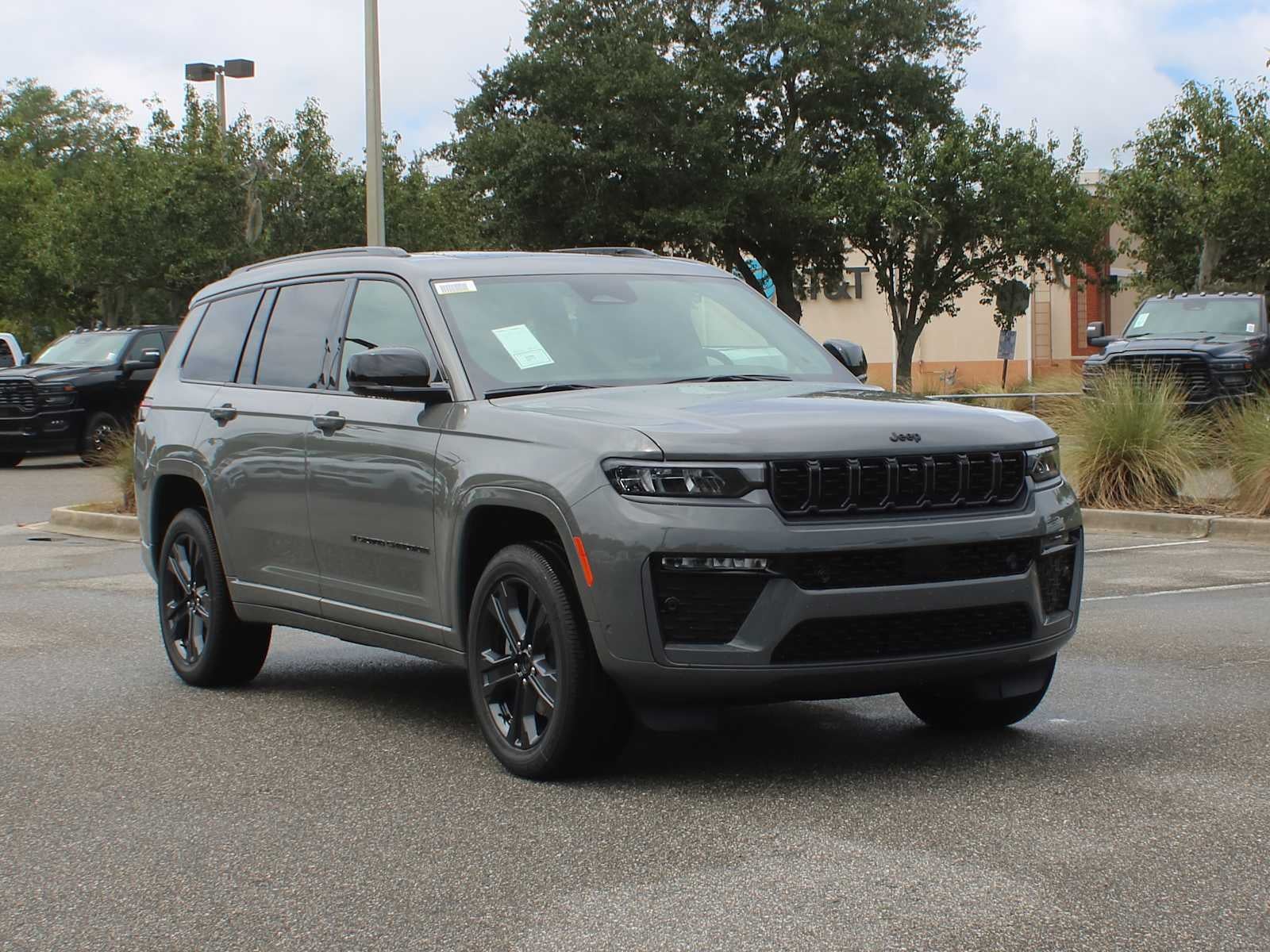 2027 Jeep Grand Cherokee L Limited Reserve