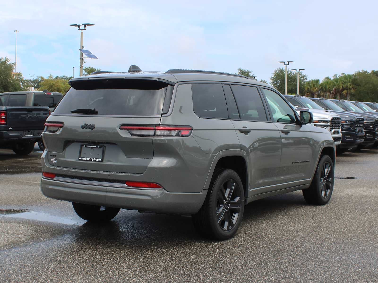 2027 Jeep Grand Cherokee L Limited Reserve