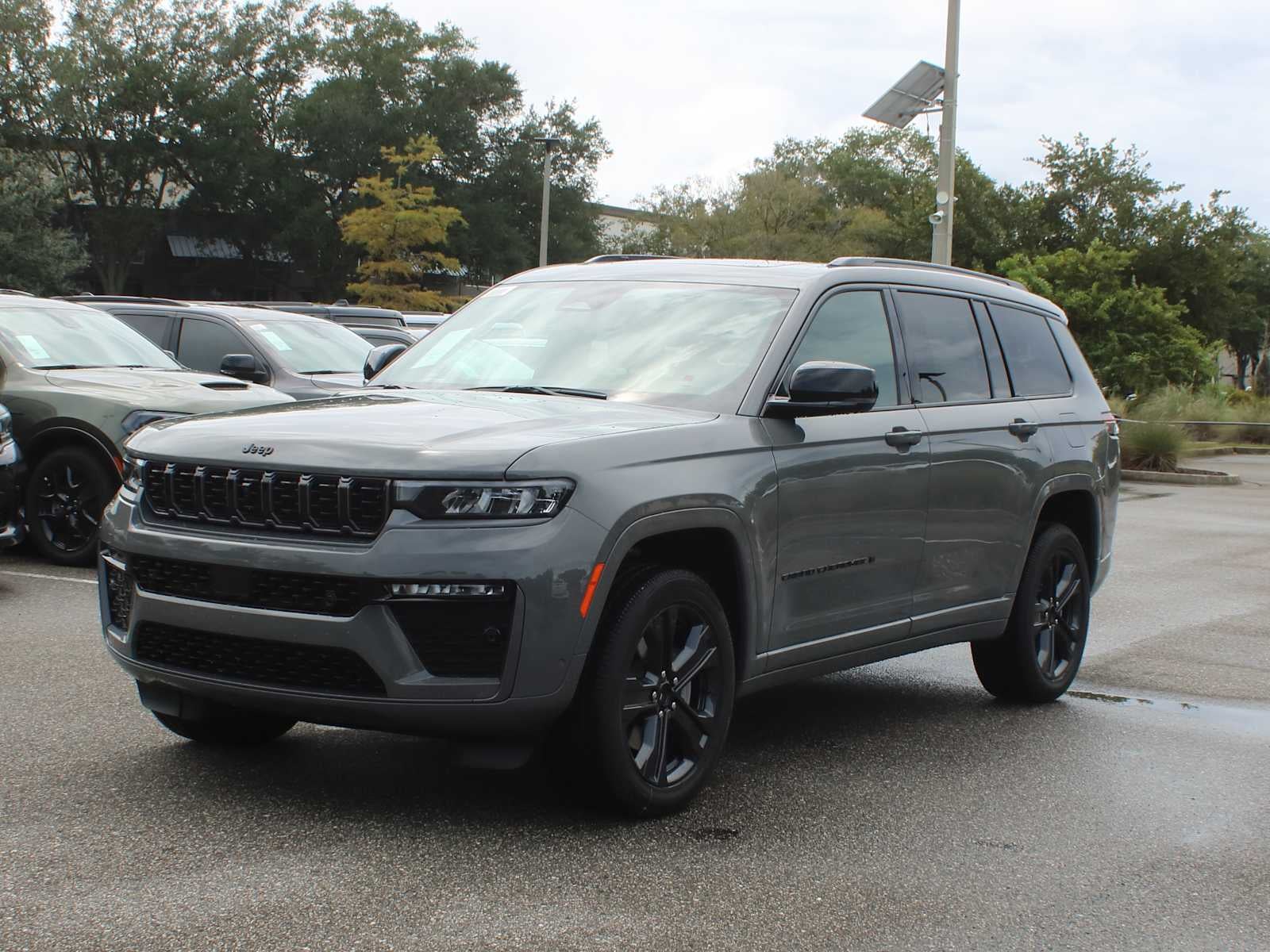 2027 Jeep Grand Cherokee L Limited Reserve