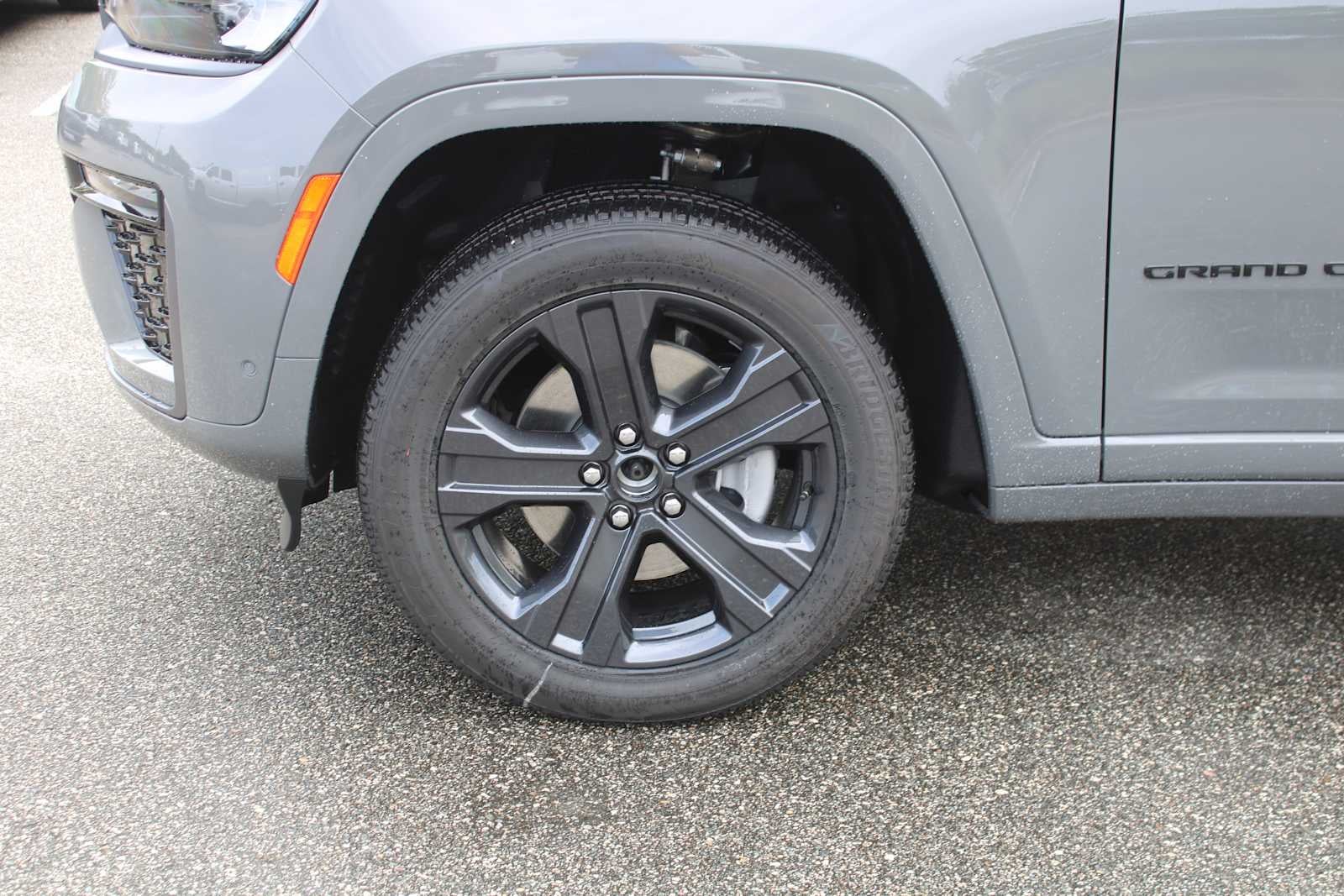 2027 Jeep Grand Cherokee L Limited Reserve
