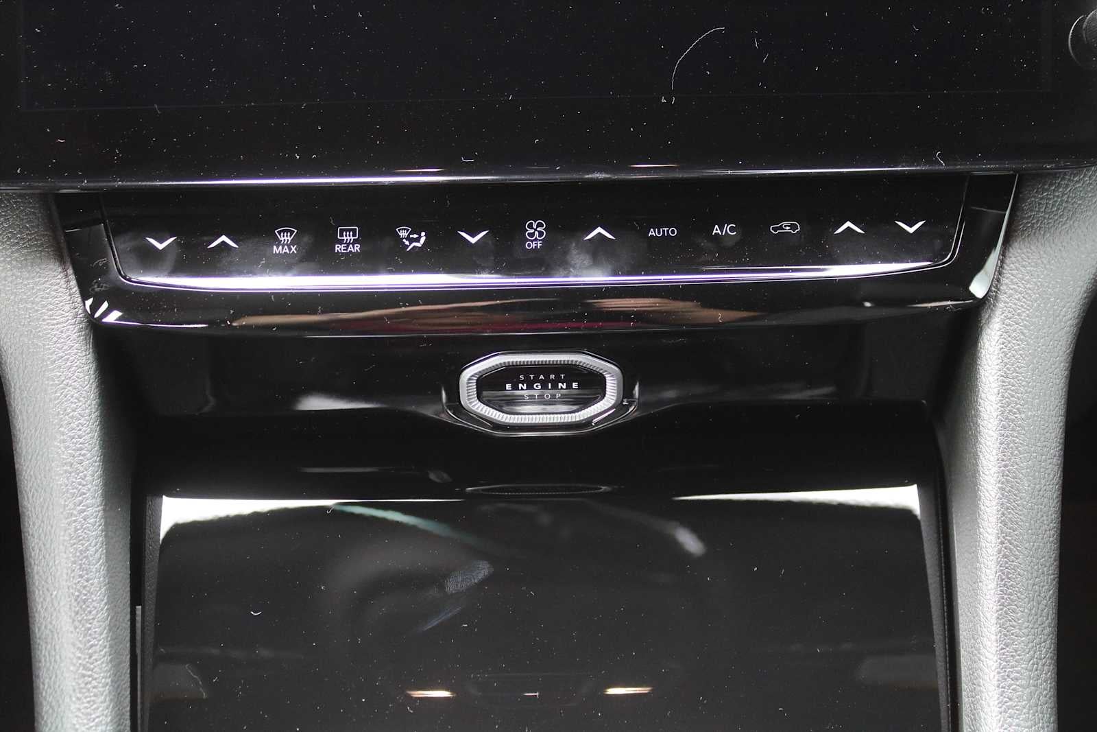 2027 Jeep Grand Cherokee L Limited Reserve