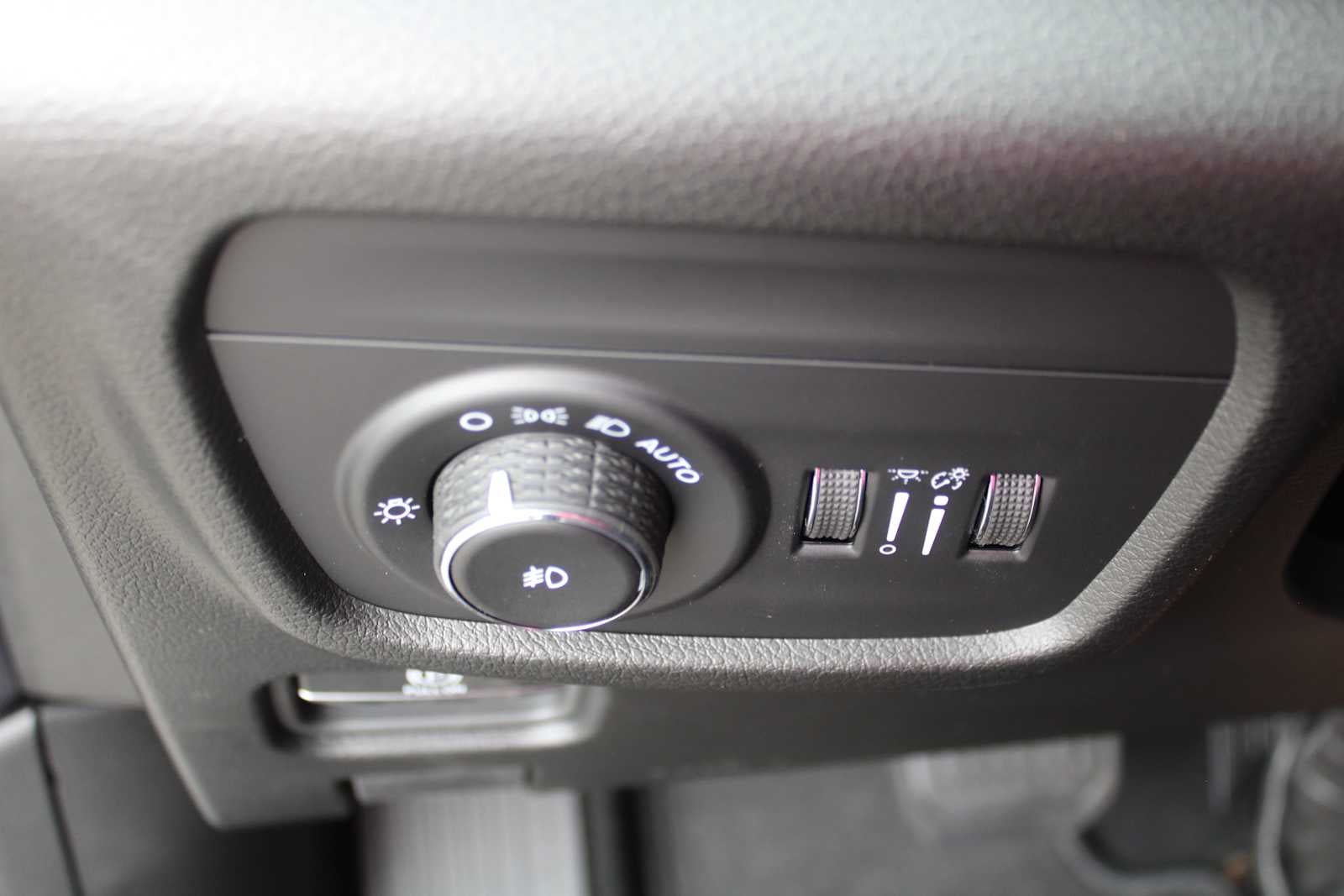 2027 Jeep Grand Cherokee L Limited Reserve