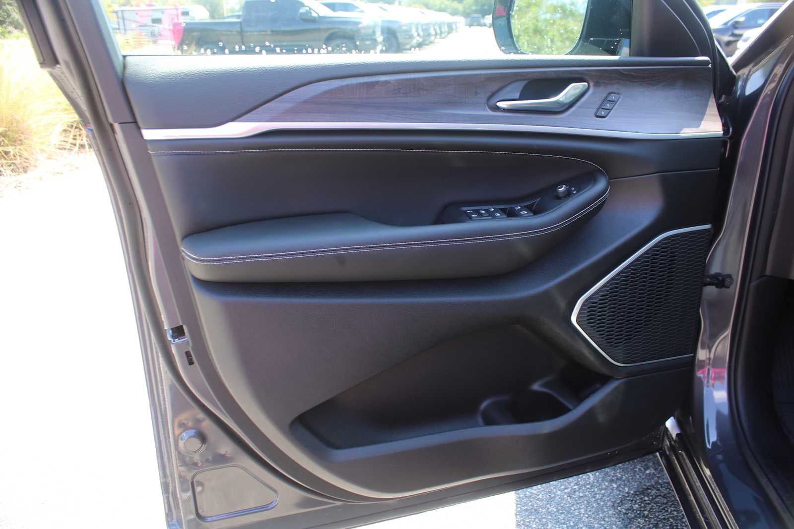 2026 Jeep Grand Cherokee L Limited Reserve