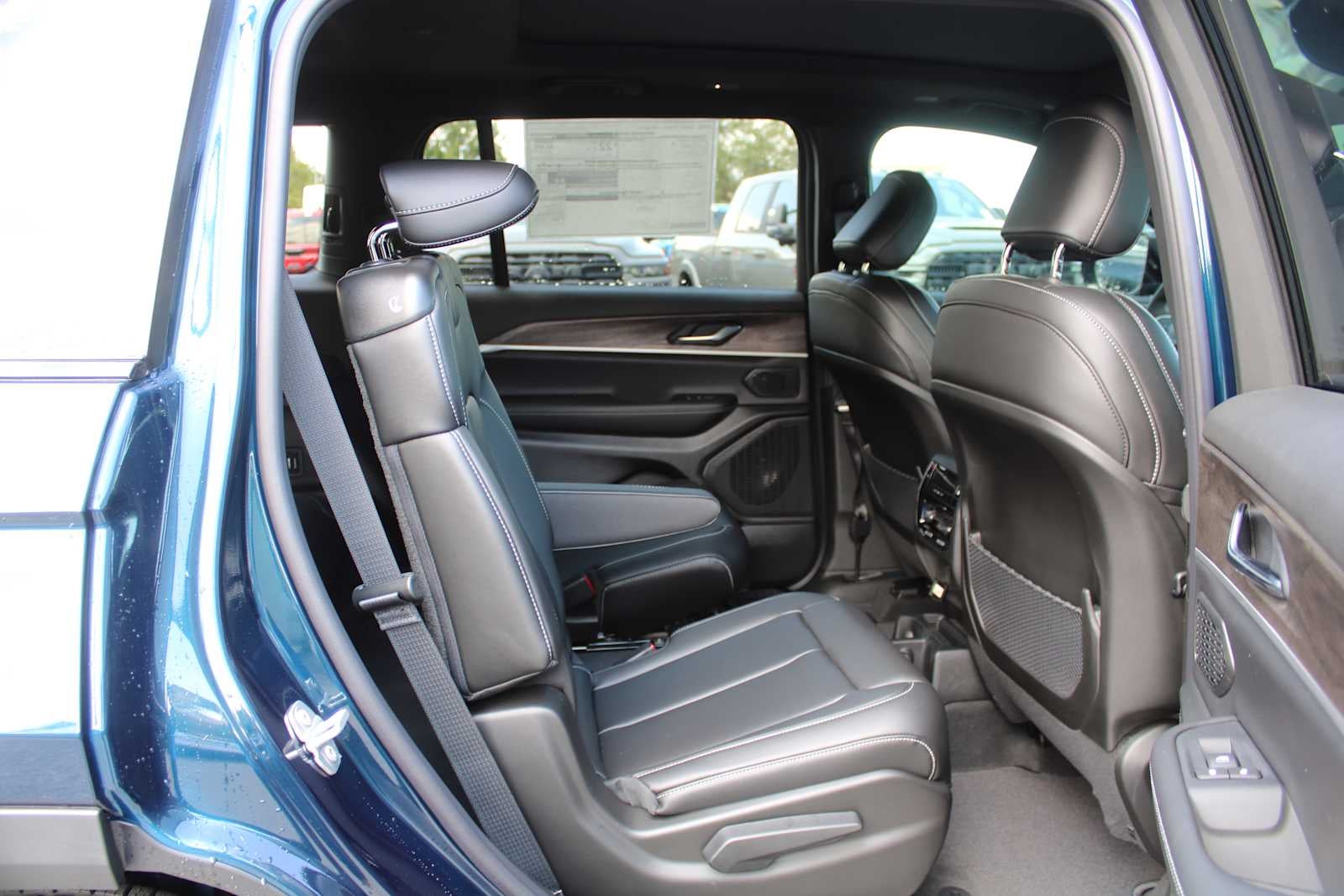 2027 Jeep Grand Cherokee L Limited