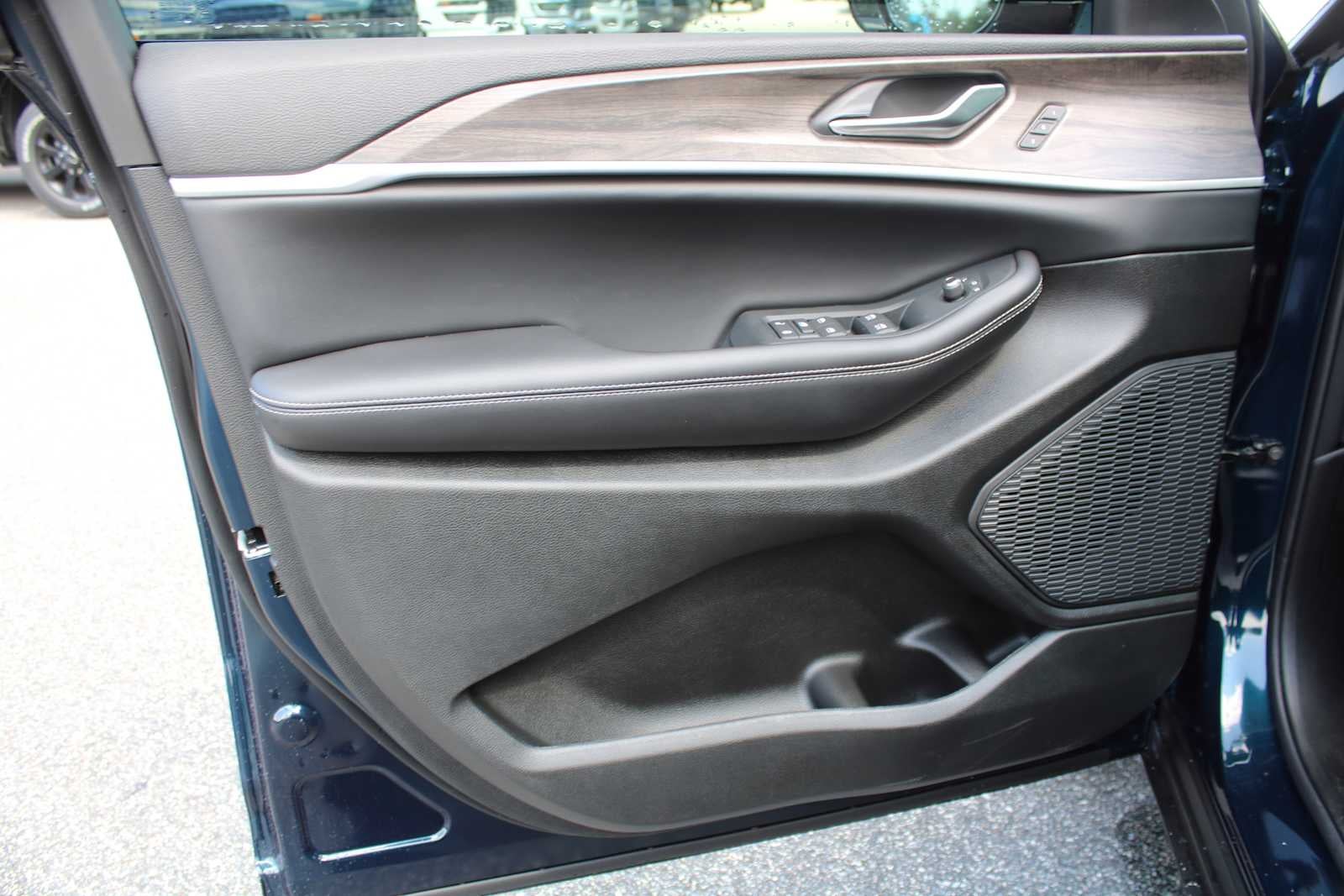 2027 Jeep Grand Cherokee L Limited