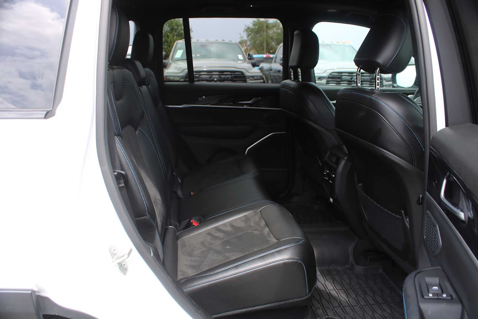 2023 Jeep Grand Cherokee 4xe Trailhawk