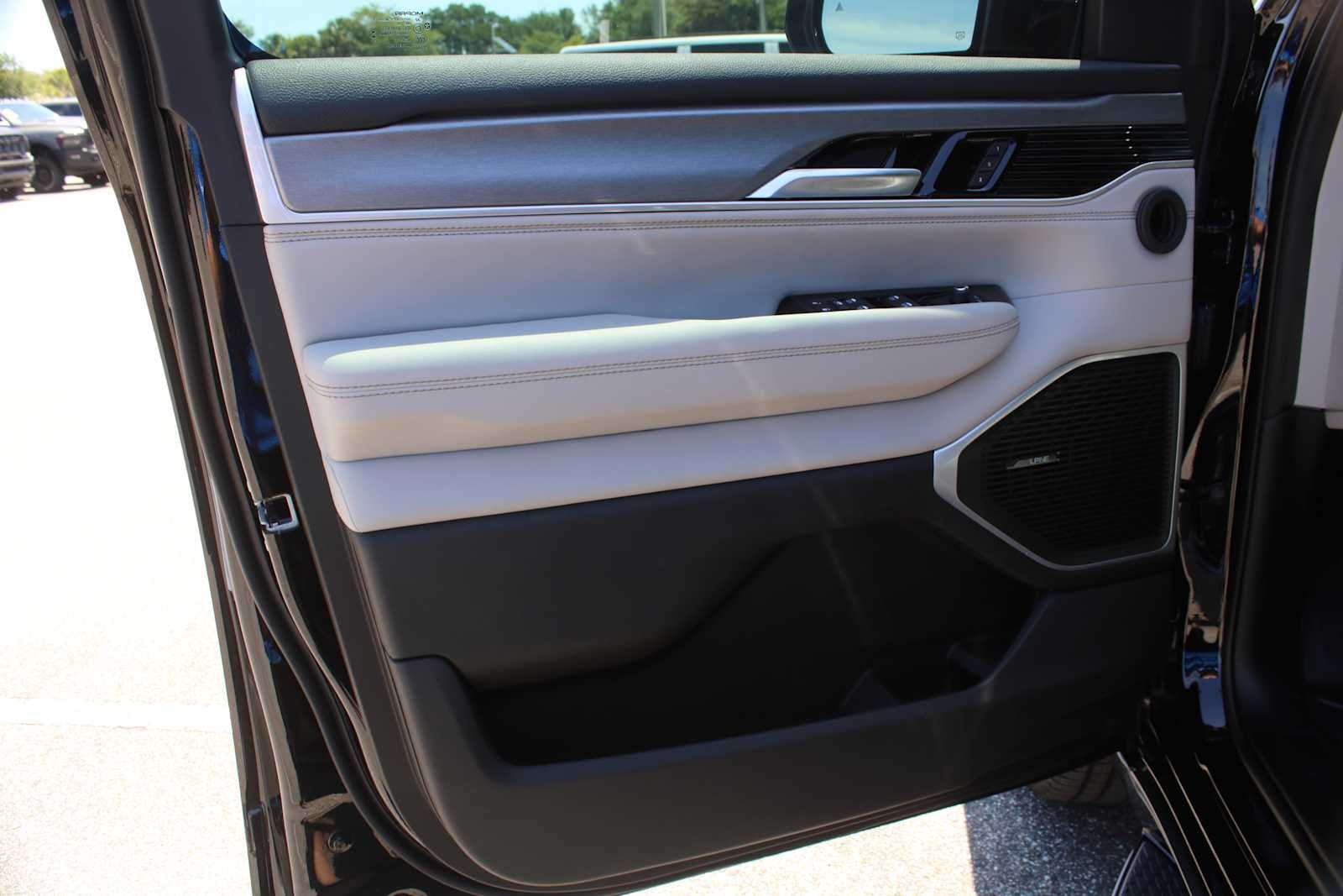2026 Jeep Grand Wagoneer L 4x2