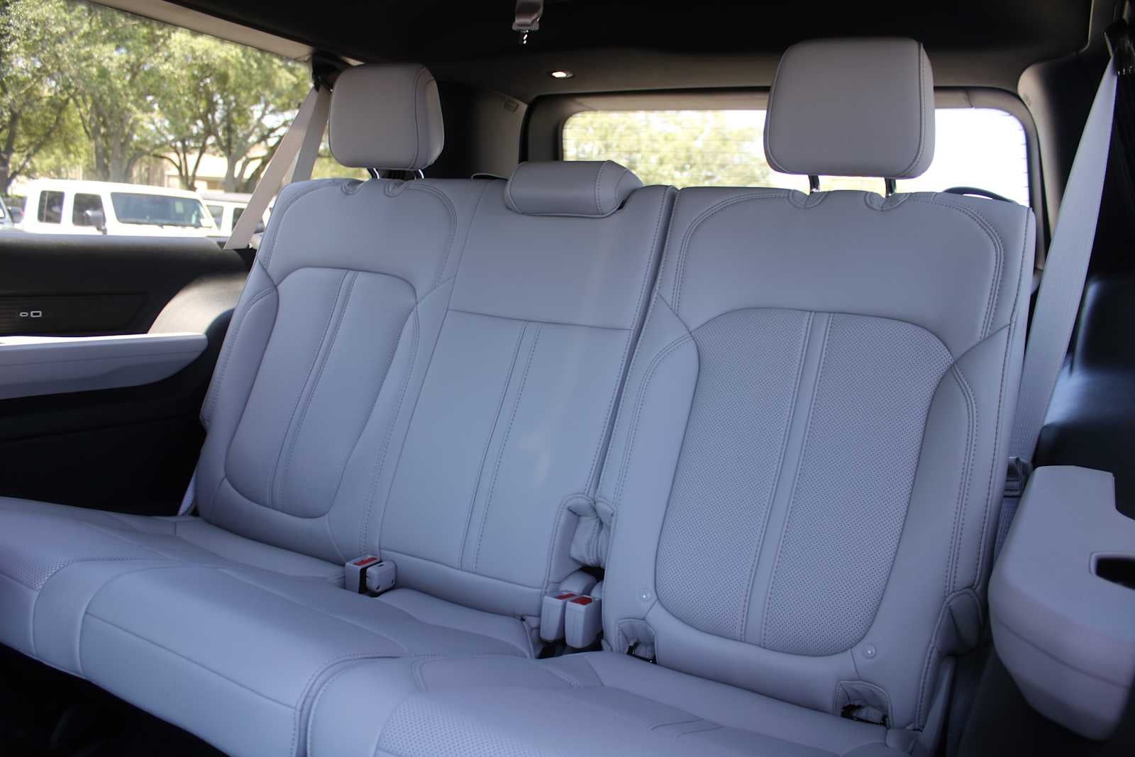 2026 Jeep Grand Wagoneer L 4x2