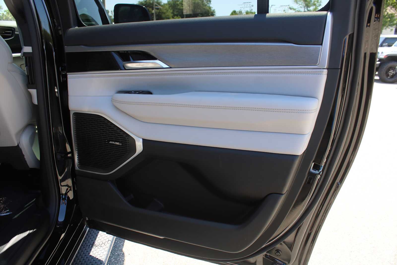 2026 Jeep Grand Wagoneer L 4x2