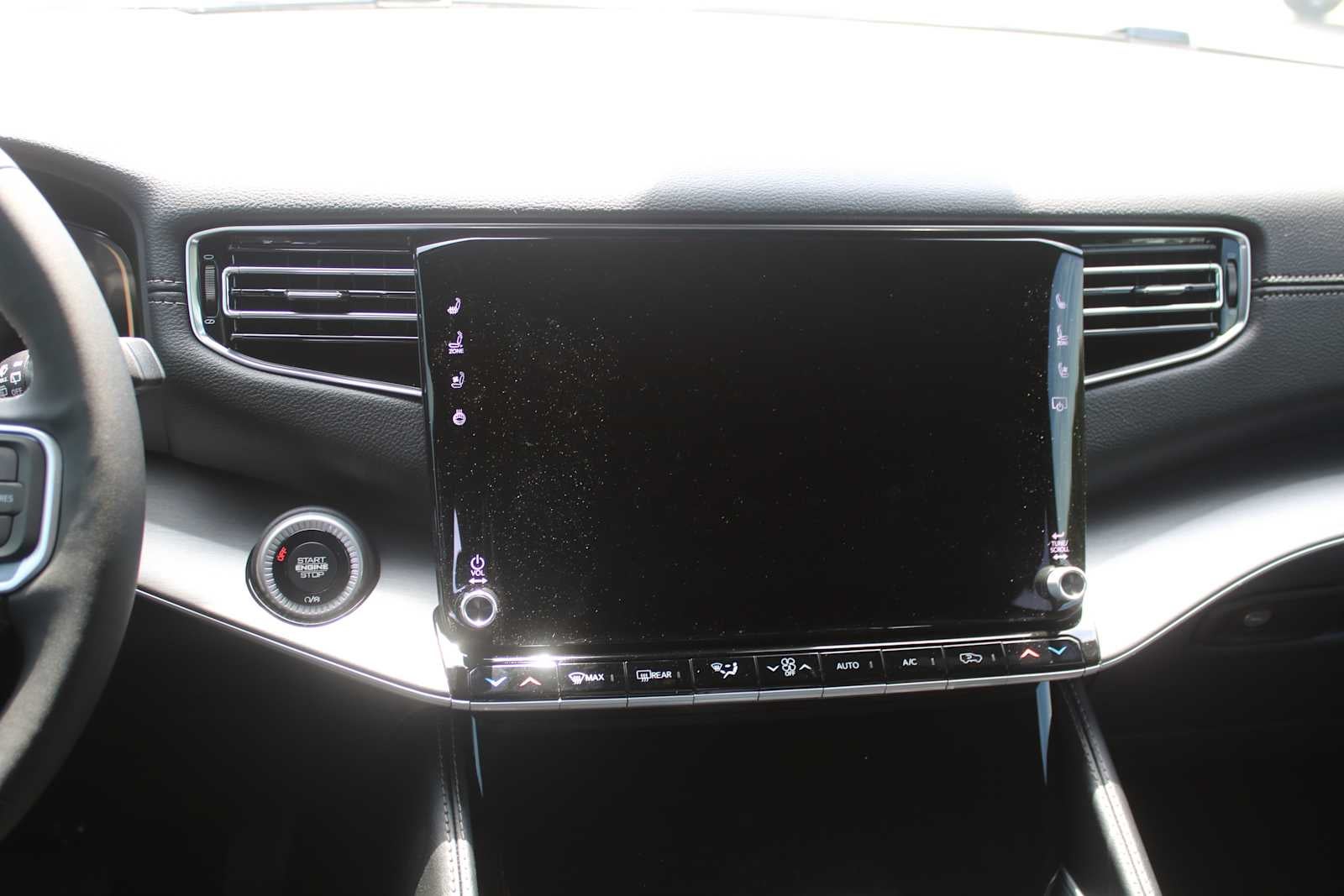 2026 Jeep Grand Wagoneer 4x2