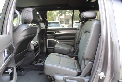 2026 Jeep Grand Wagoneer 4x2