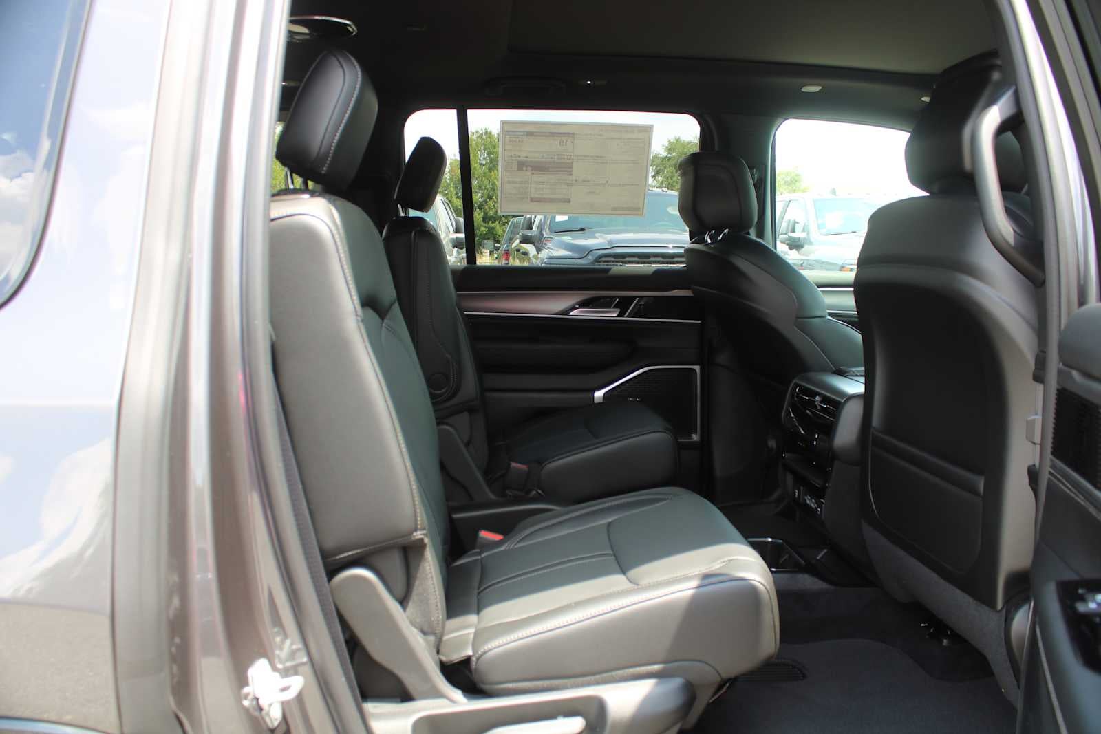 2026 Jeep Grand Wagoneer 4x2