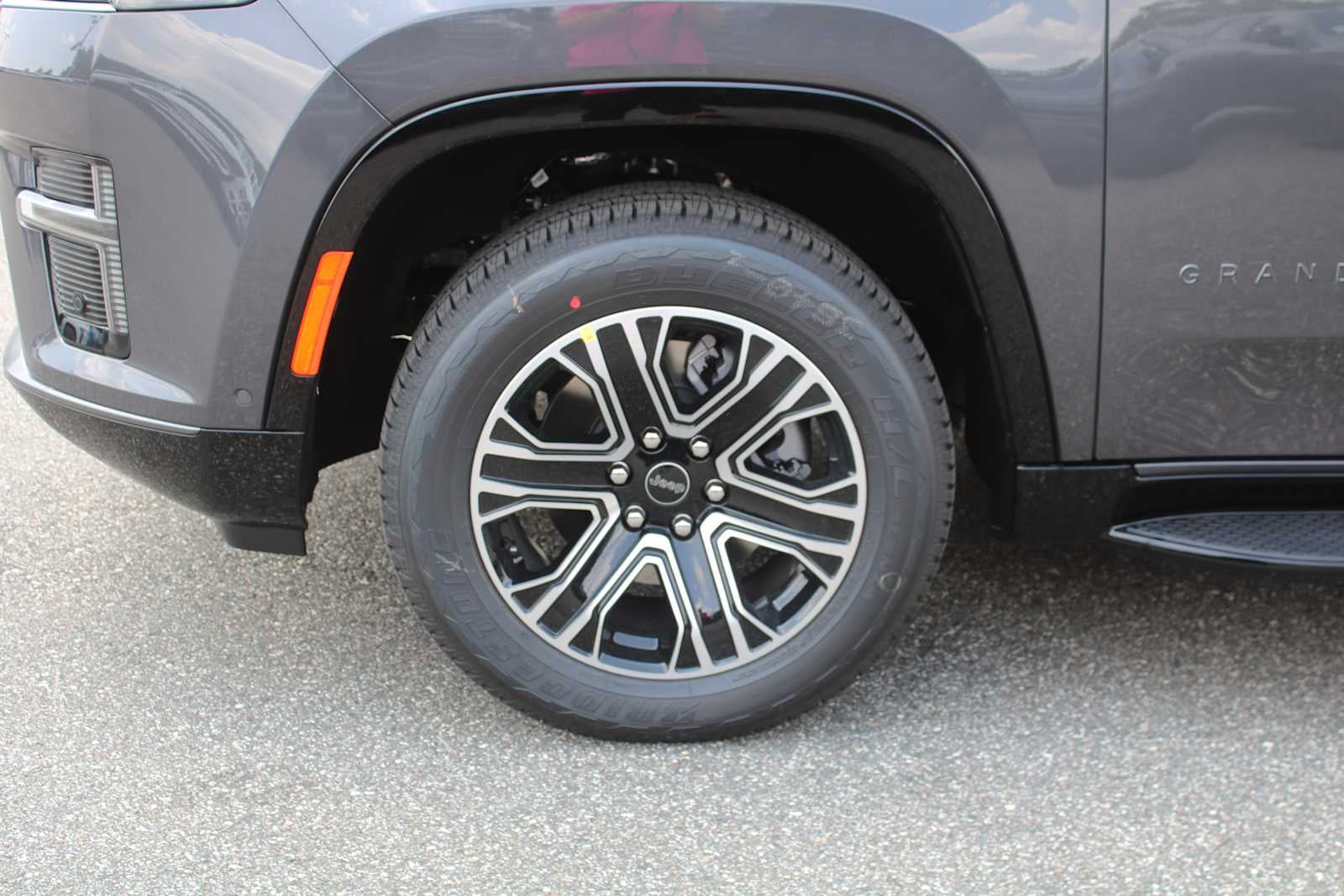 2026 Jeep Grand Wagoneer 4x2