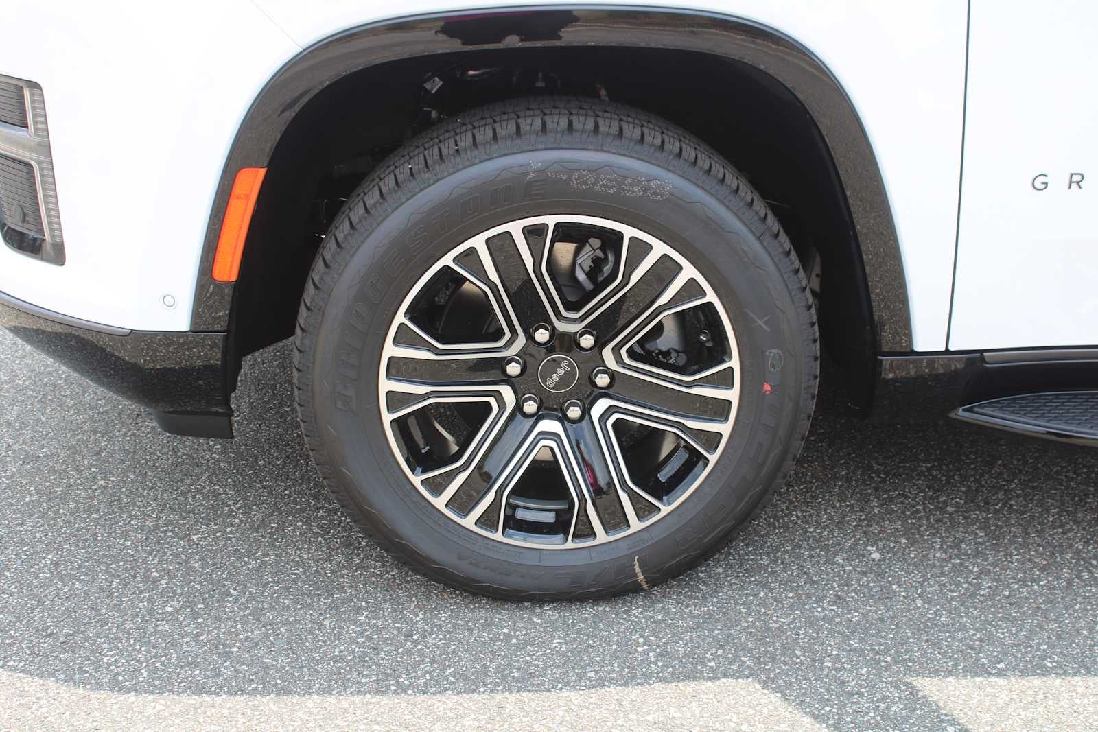 2026 Jeep Grand Wagoneer 4x2