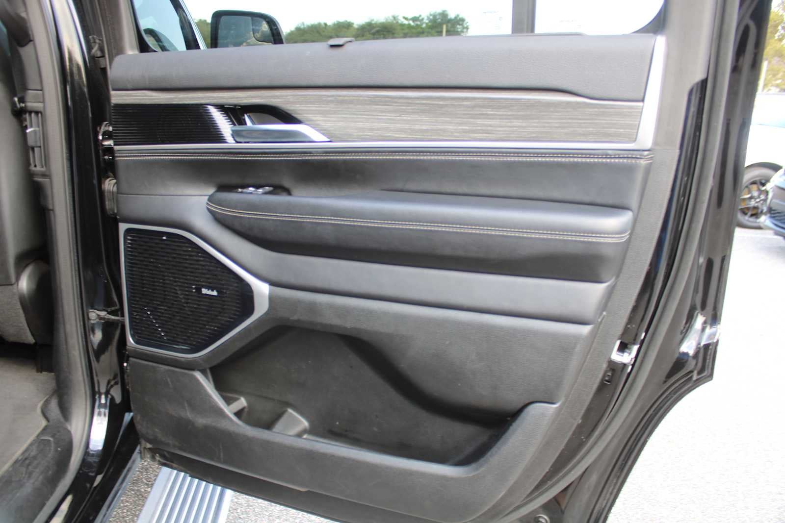 2023 Jeep Wagoneer Series III