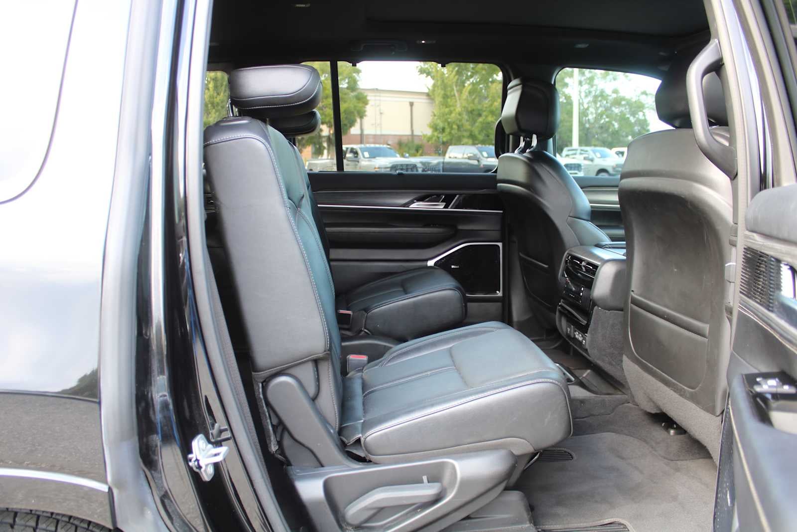 2023 Jeep Wagoneer Series III