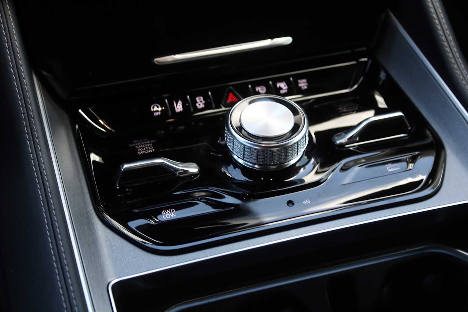 2026 Jeep Grand Wagoneer GRAND WAGONEER UPLAND 4X4