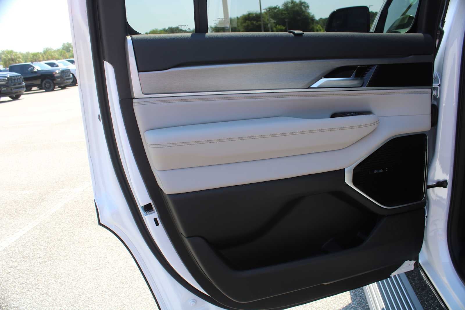 2026 Jeep Grand Wagoneer Limited Reserve