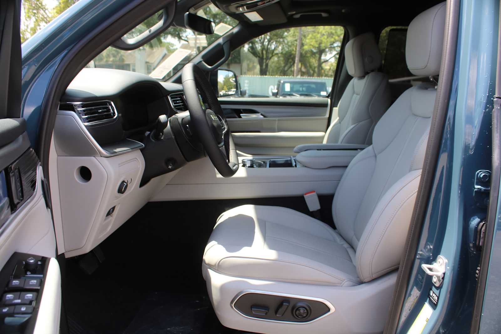 2026 Jeep Grand Wagoneer Limited Reserve