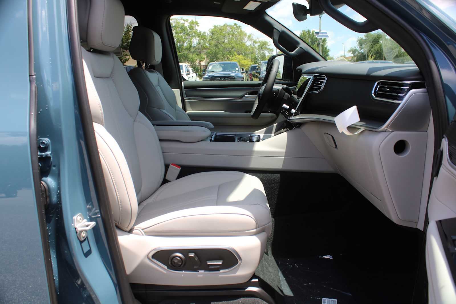 2026 Jeep Grand Wagoneer Limited Reserve
